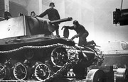 На базе гидротурбинного цеха Металлического завода им.Сталина, по чертежам Кировского завода было налажено производство танков «КВ» 
