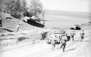 Советские танки в районе Вены Апрель  1945 г.Место съемки: Австрия