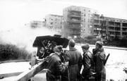 Орудийный расчет гвардии старшего сержанта Жирнова М.А. ведет бой на одной из улиц Берлина 1945 г.Место съемки: г. Берлин