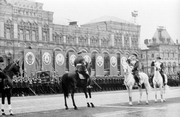 Маршал Советского Союза Жуков Г.К. приветствует войска, принимающие участие в Параде Победы 24 июня  1945 г.